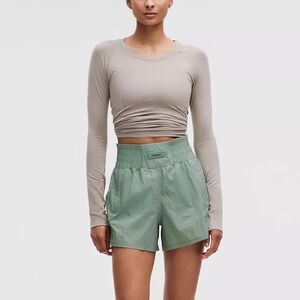 Lululemon 🥊NWT Lightweight Super-High-Rise Training Short 4" Sz 10